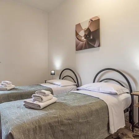 Grand - Affitti Brevi Italia Penzion *