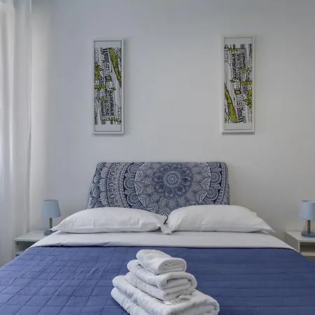 Grand - Affitti Brevi Italia Πανσιόν *