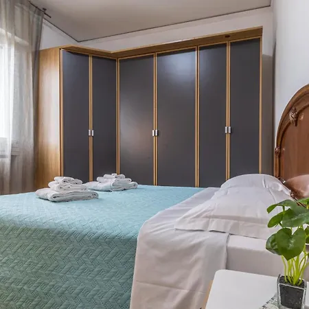 Πανσιόν Grand - Affitti Brevi Italia Μόντενα