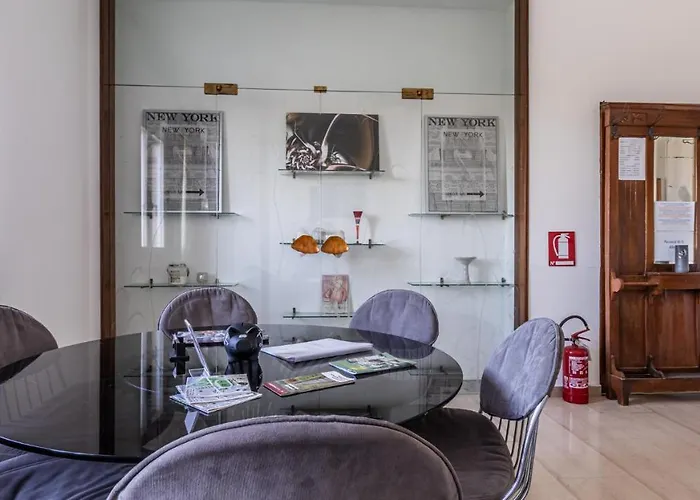 Πανσιόν Grand - Affitti Brevi Italia *