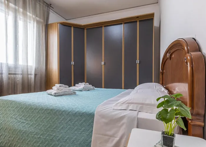 Πανσιόν Grand - Affitti Brevi Italia Μόντενα